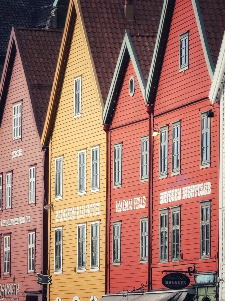 Opus XVI, Bergen