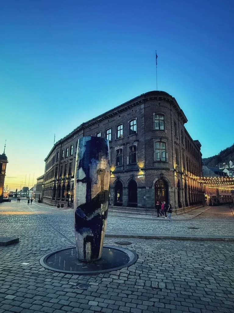Opus XVI, Bergen